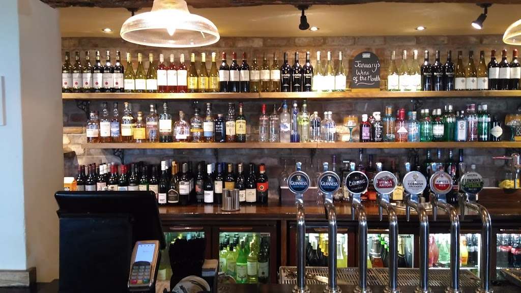 The Shy Horse | 423 Leatherhead Rd, Chessington KT9 2NQ, UK | Phone: 01372 738051