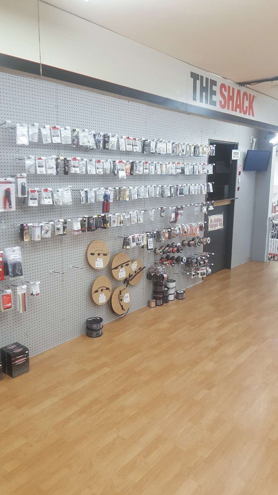 Daves Electronics - RadioShack Dealer | 234 N Broadway #2, Pennsville, NJ 08070, USA | Phone: (856) 678-3552