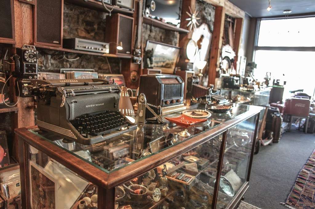 Cool Vintage Watches | 105 Main St, Parkville, MO 64152 | Phone: (816) 420-9085