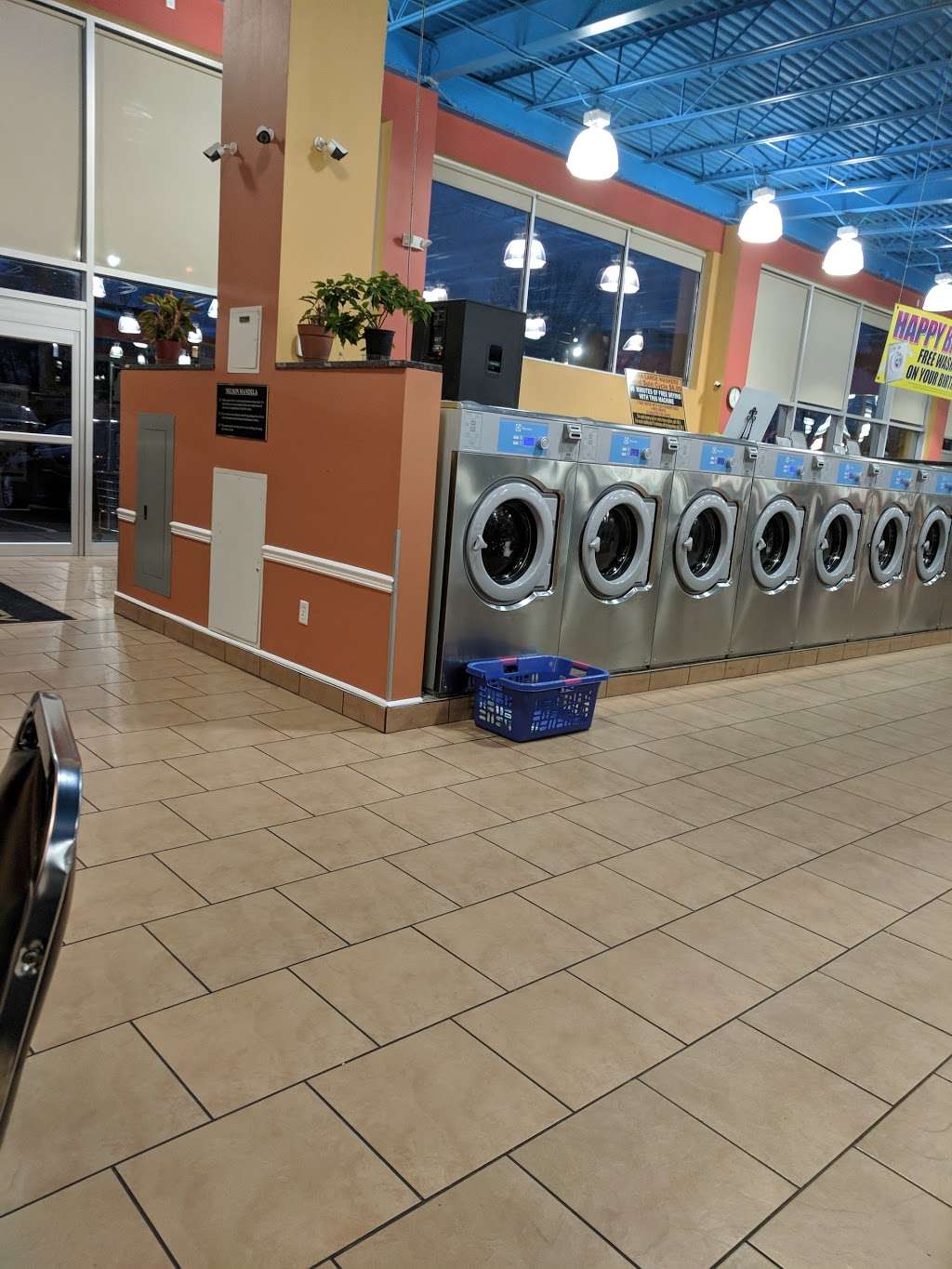 Laundry City | 5200 Moravia Rd, Baltimore, MD 21206, USA | Phone: (443) 627-8499