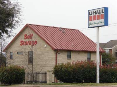 U-Haul Moving & Storage at Collins & Green | 2729 N Collins St, Arlington, TX 76006, USA | Phone: (817) 461-1080