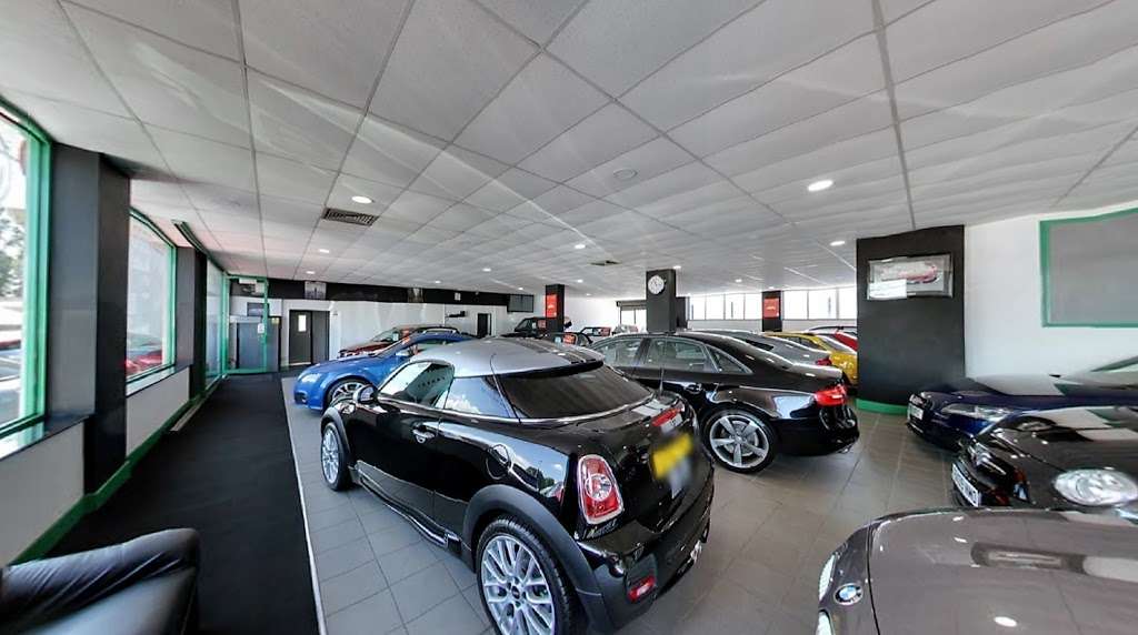 Hamlet Cars | 18A Burrowfield, Welwyn Garden City AL7 4SR, UK | Phone: 01707 333345