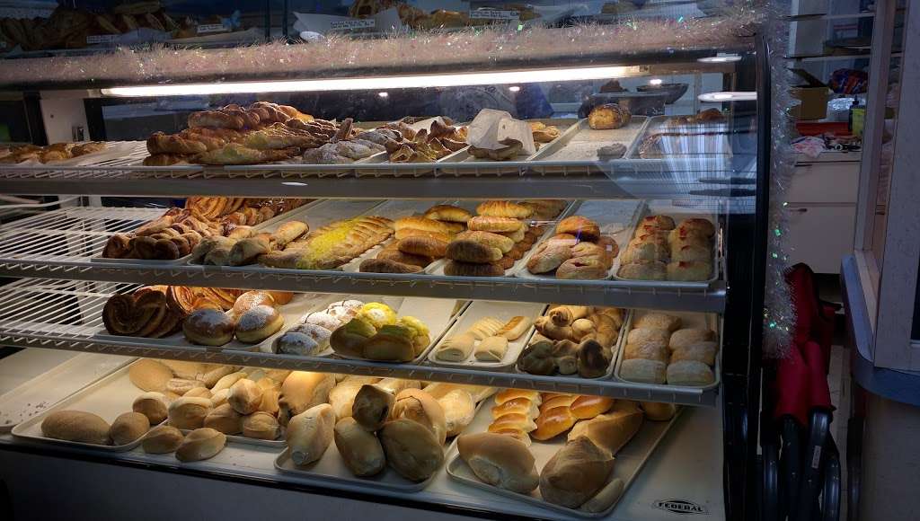 Argentina Bakery, Inc. | 1611 Bergenline Ave, Union City, NJ 07087, USA | Phone: (201) 601-5801