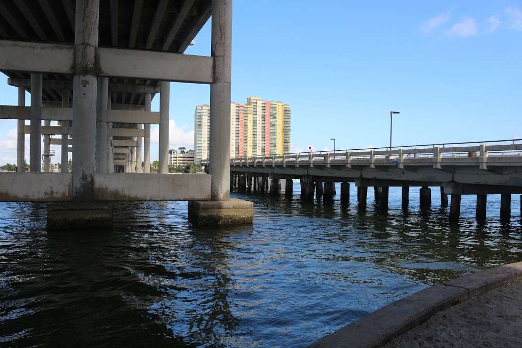 Blue Heron Bridge Scuba | 900 Blue Heron Blvd, Riviera Beach, FL 33404, USA | Phone: (561) 839-5130