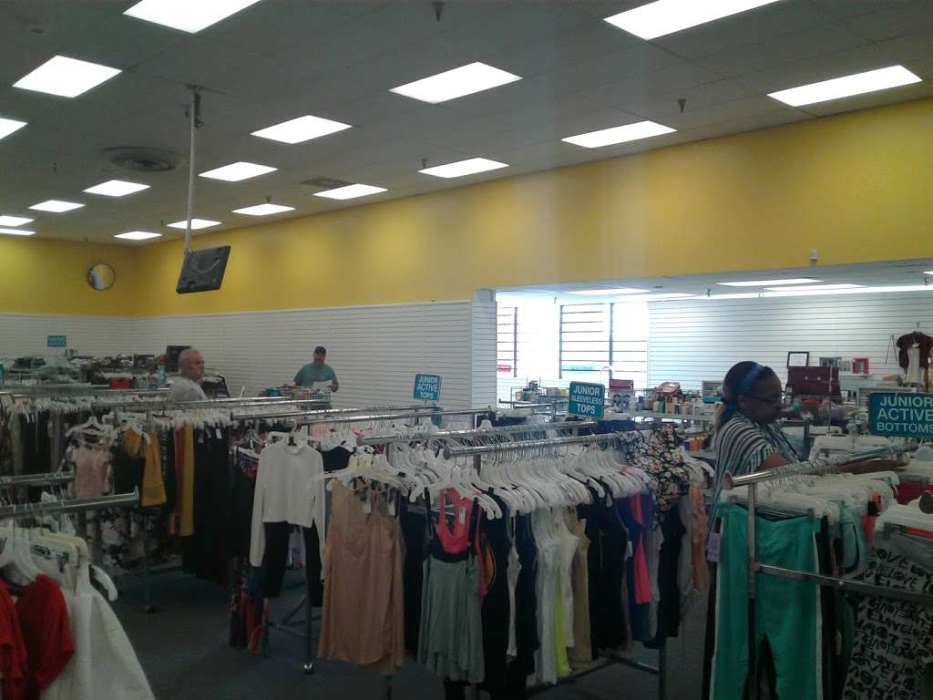 Citi Trends | 545 SW 16th St, Belle Glade, FL 33430, USA | Phone: (561) 996-7550