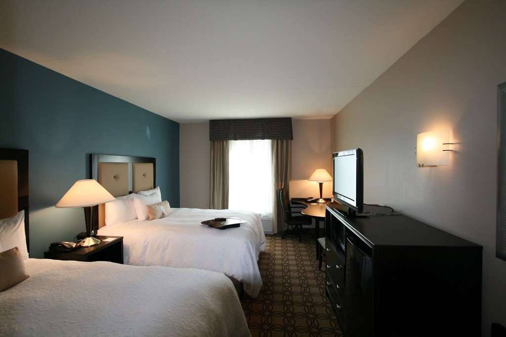 Hampton Inn & Suites Charlotte-Airport | 2731 Little Rock Rd, Charlotte, NC 28214, USA | Phone: (704) 394-6455