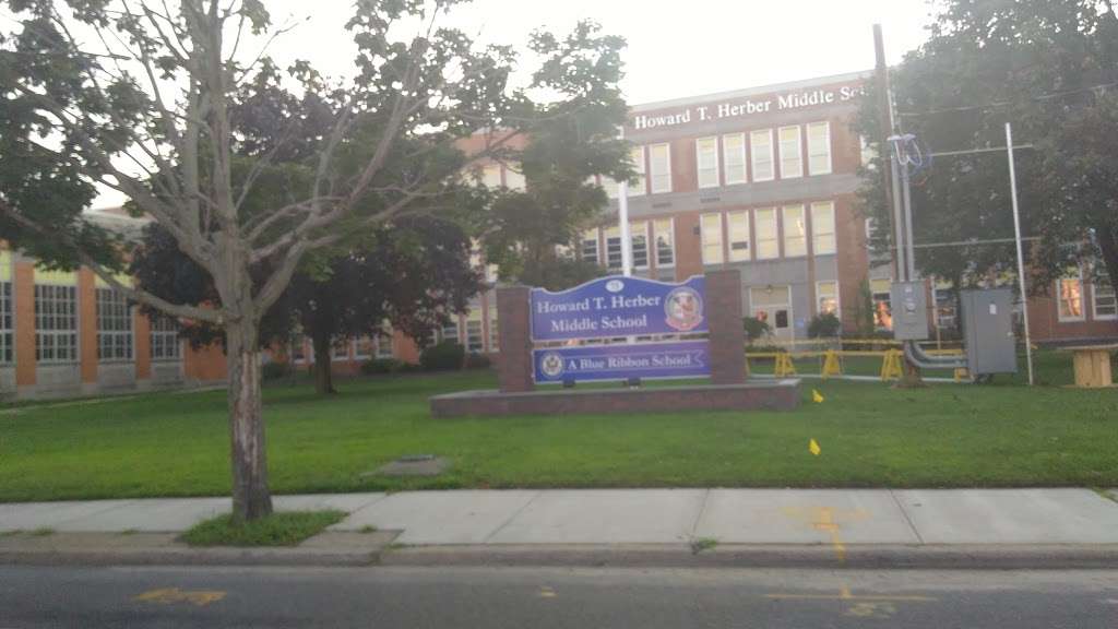 Howard T Herber Middle School | 75 Ocean Ave, Malverne, NY 11565, USA | Phone: (516) 887-6445