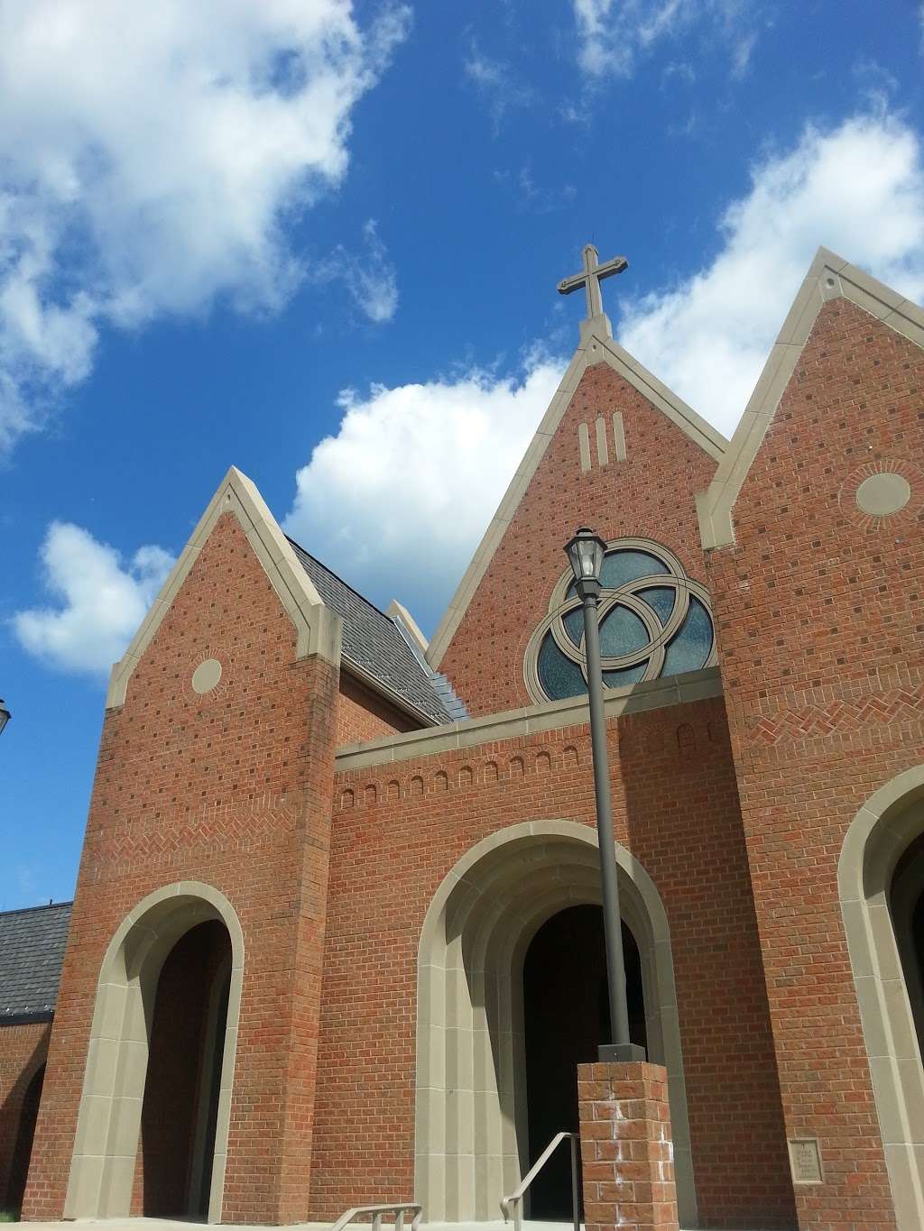 Holy Trinity Catholic Church | 8213 Linton Hall Rd, Gainesville, VA 20155, USA | Phone: (703) 753-6700