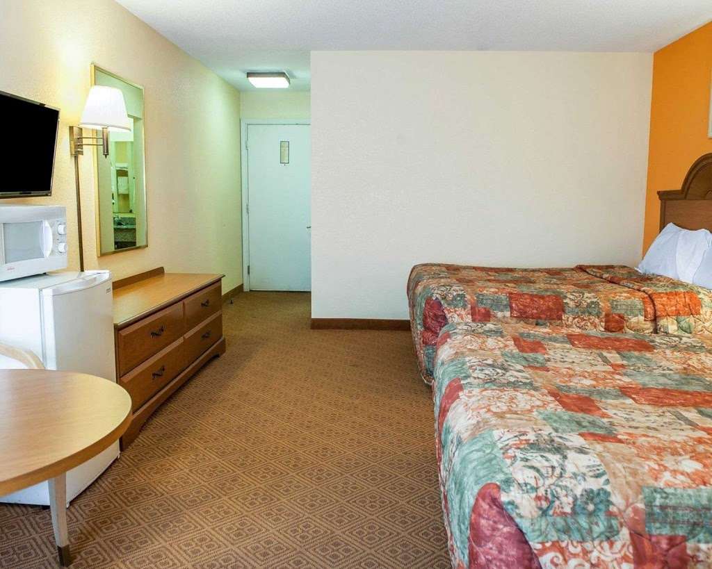 Econo Lodge | 1245 W, IN-32, Lebanon, IN 46052 | Phone: (765) 482-9611