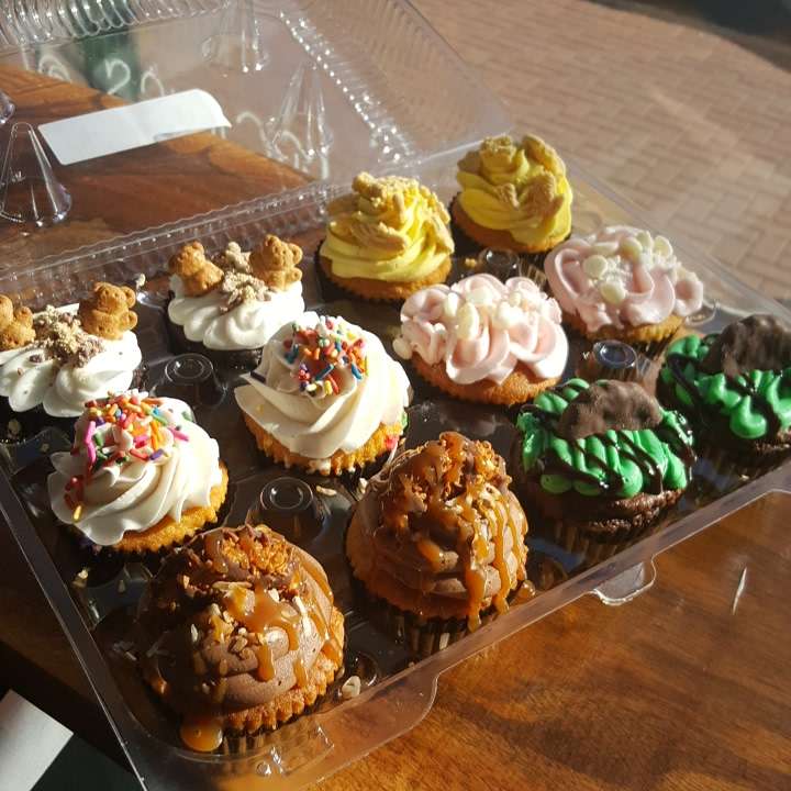 The Sweetest Rose Cupcake Company | 88 Clinton St, Delaware City, DE 19706, USA | Phone: (302) 838-7673