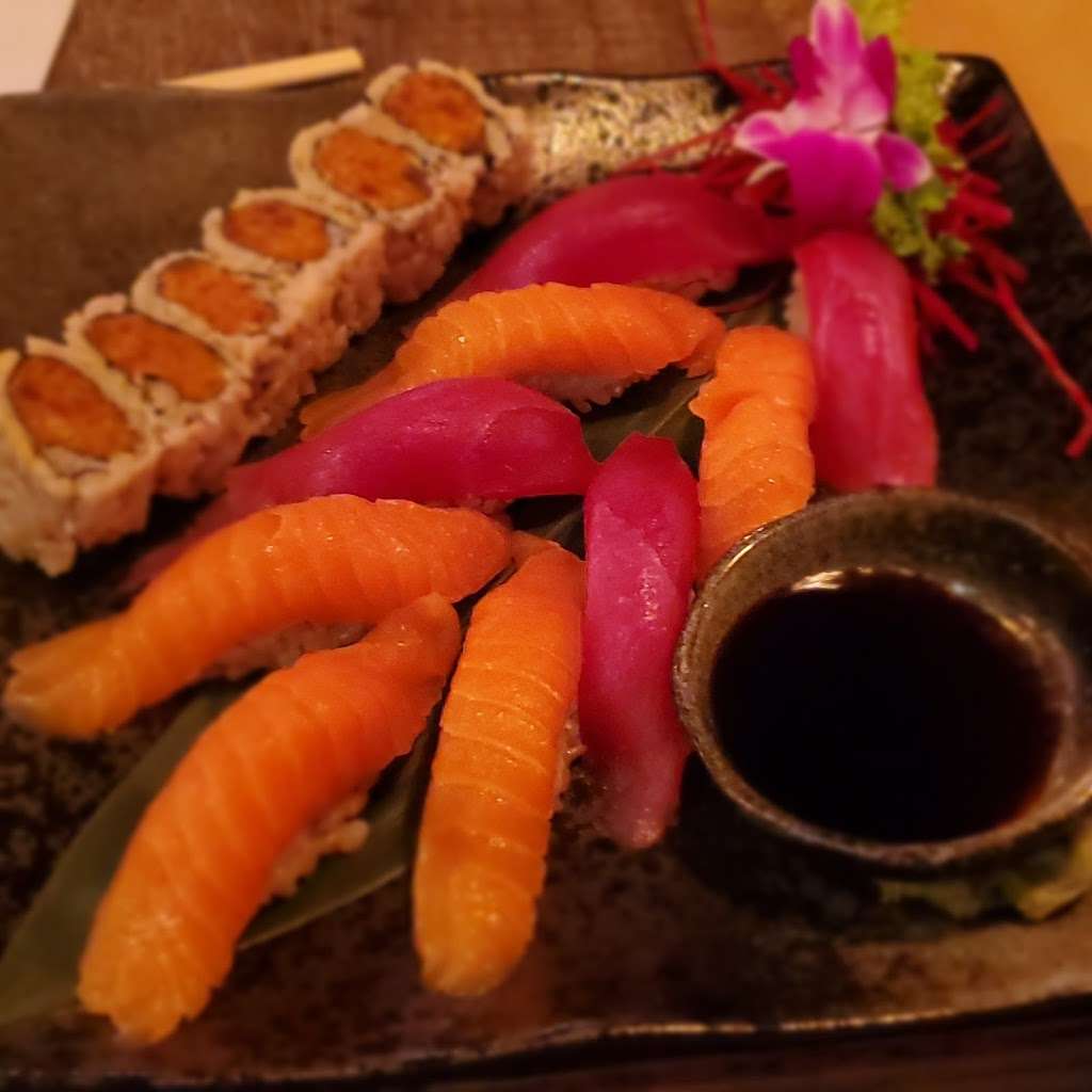 IKKO Hibachi Sushi Asian Bistro - restaurant  | Photo 7 of 10 | Address: 3938 E Tremont Ave, The Bronx, NY 10465, USA | Phone: (347) 621-5052