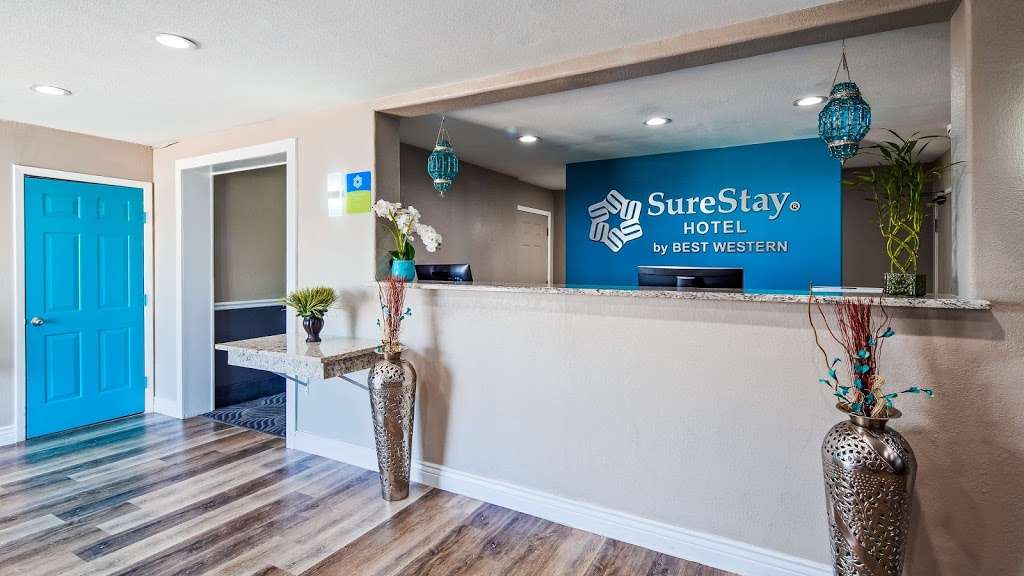 SureStay Hotel by Best Western San Antonio Northeast | 3821 N PanAm Expy, San Antonio, TX 78219, USA | Phone: (210) 224-5114
