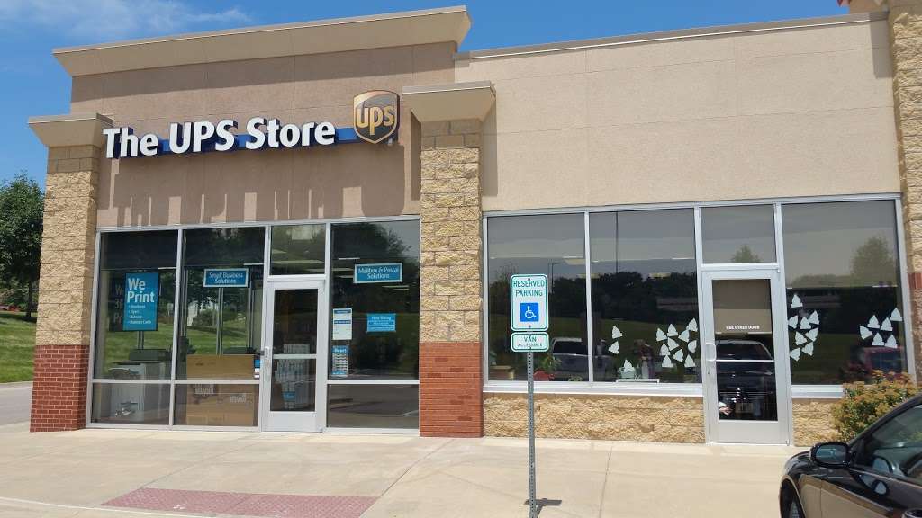 The UPS Store | 13851 W 63rd St, Shawnee, KS 66216, USA | Phone: (913) 962-7788