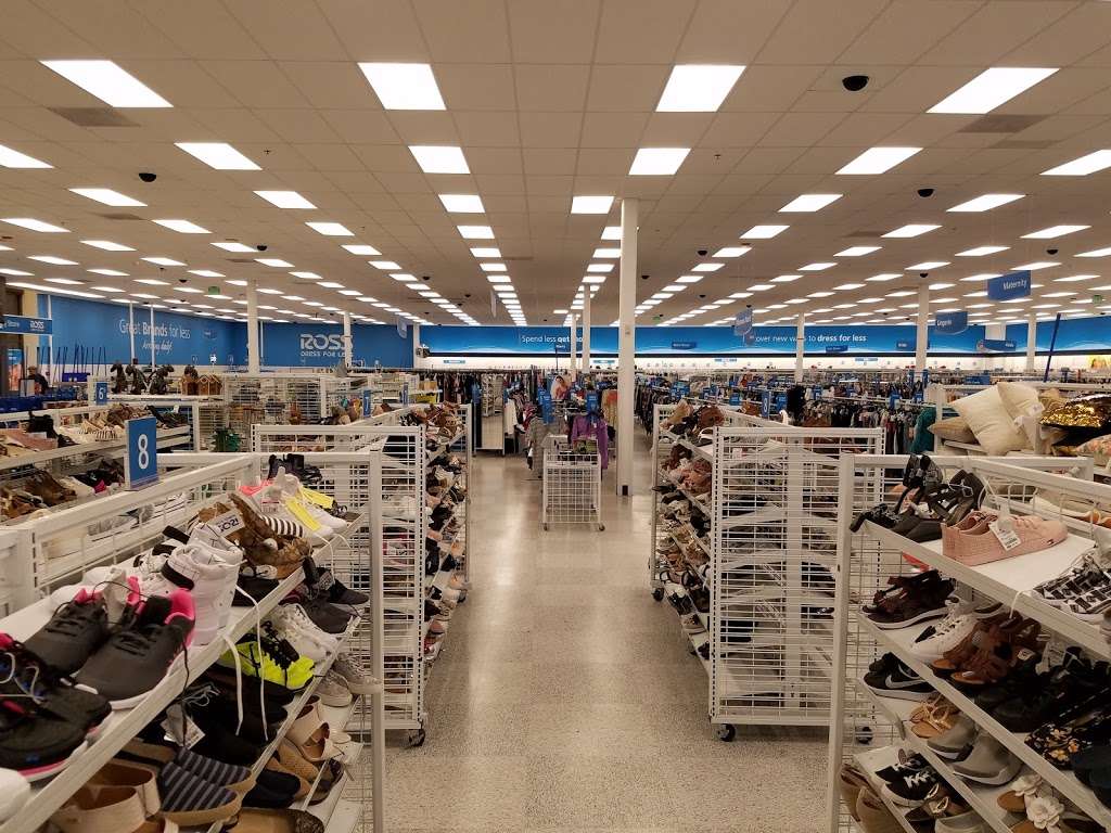 Ross Dress for Less | 3328 Shoppers Dr, McHenry, IL 60051, USA | Phone: (815) 344-7835