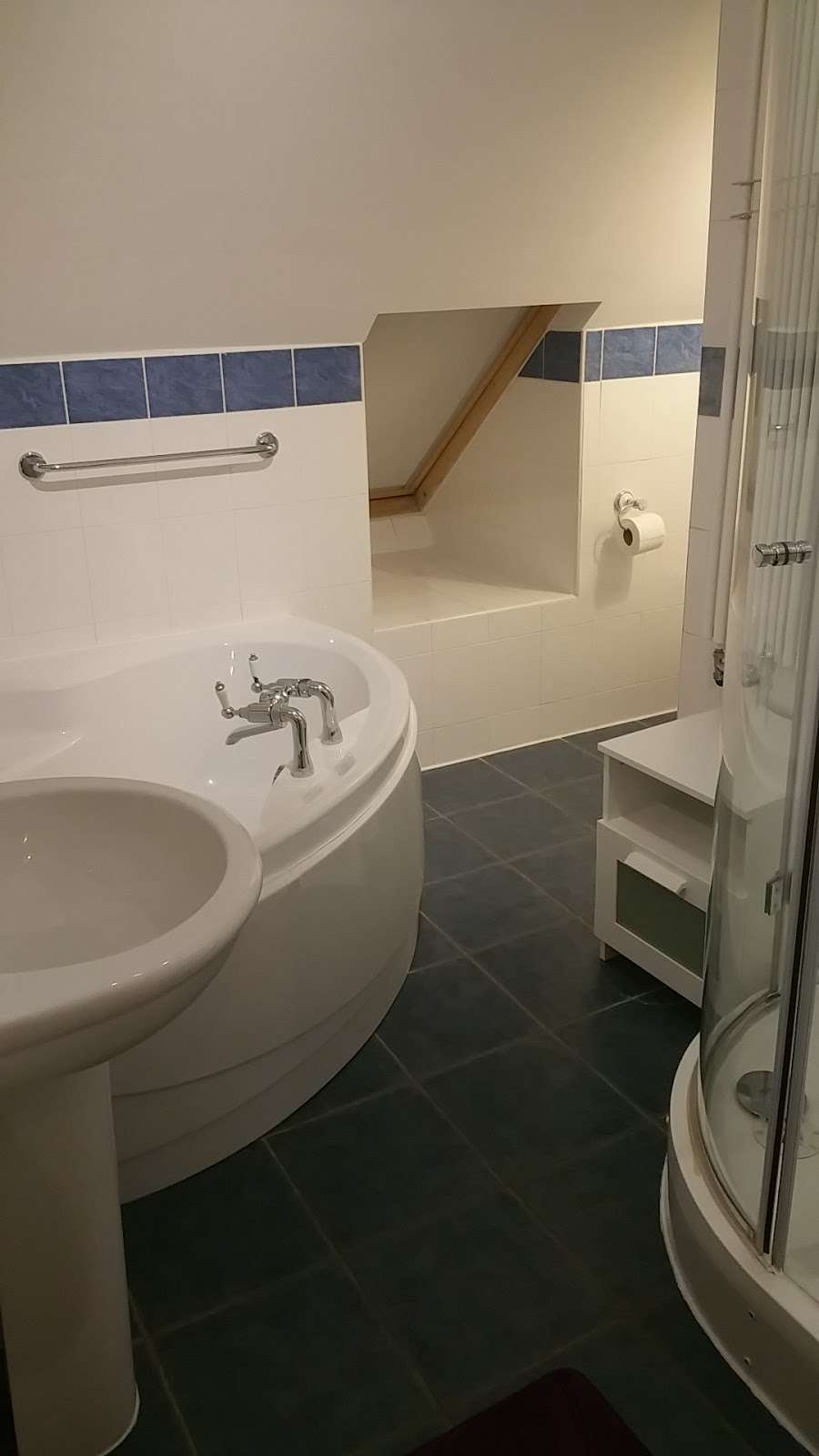 Bay Tree House | 59 Brookdale, New Southgate, London N11 1BS, UK | Phone: 020 8351 2836