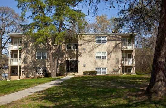 Oakridge Manor Apartments | 7701 Oakwood Rd #103, Glen Burnie, MD 21061 | Phone: (877) 456-2174