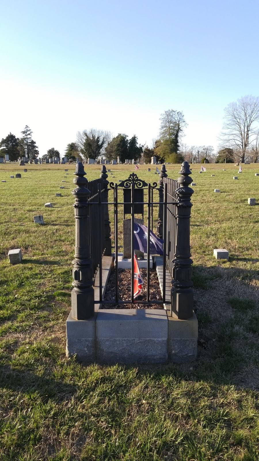 Oakwood Cemetery | 3101 Nine Mile Rd, Richmond, VA 23223, USA | Phone: (804) 646-4473