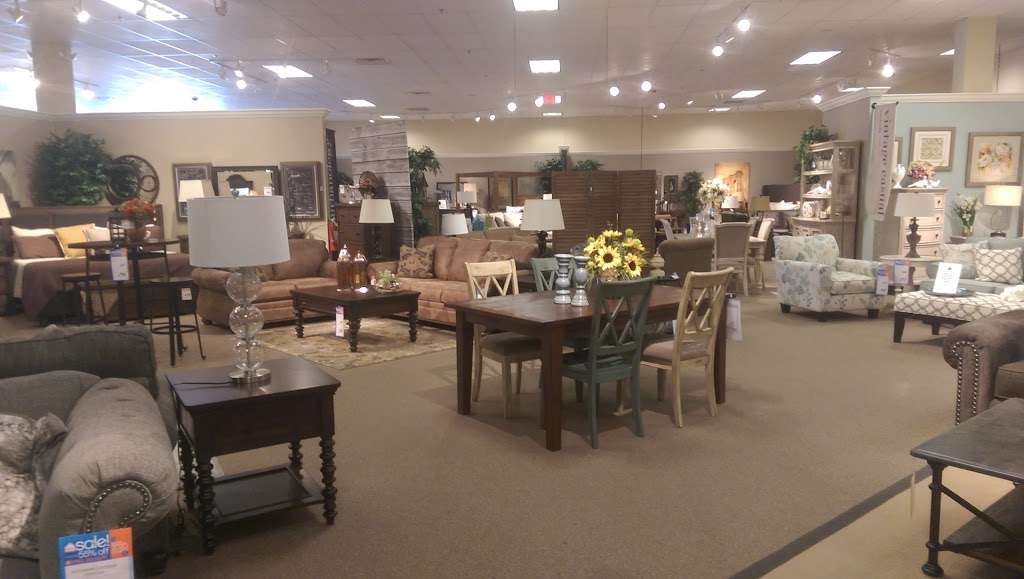 Ashley HomeStore | 120 Commerce Blvd, Fairless Hills, PA 19030 | Phone: (215) 945-3659