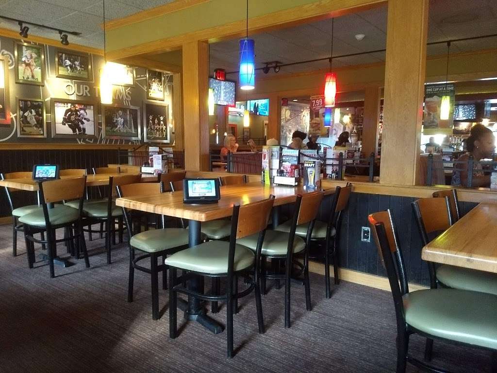 Applebees Grill + Bar | 200 Hancock St, Quincy, MA 02171 | Phone: (617) 328-9443