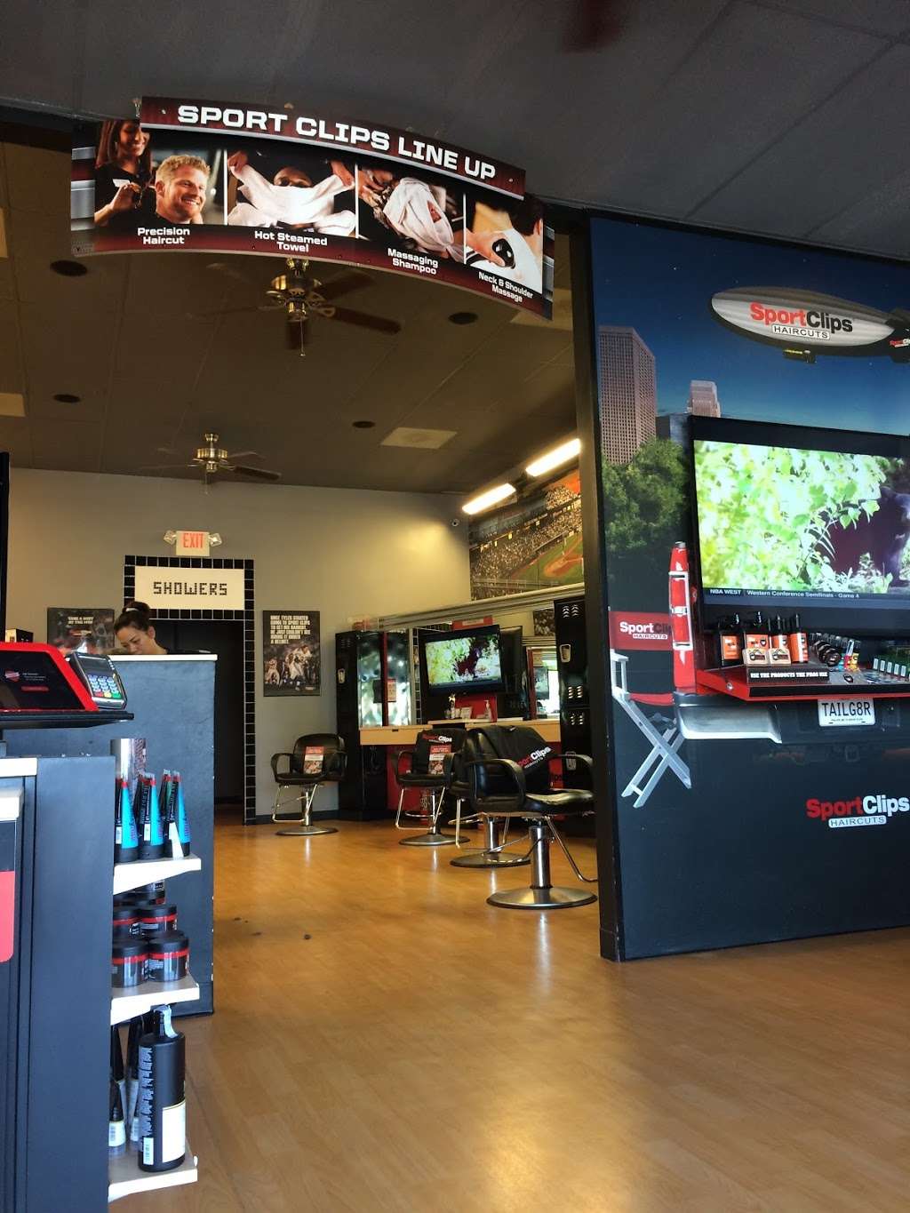 Sport Clips Haircuts of Willowbrook | 7536 Cypress Creek Pkwy, Houston, TX 77070, USA | Phone: (281) 807-0027