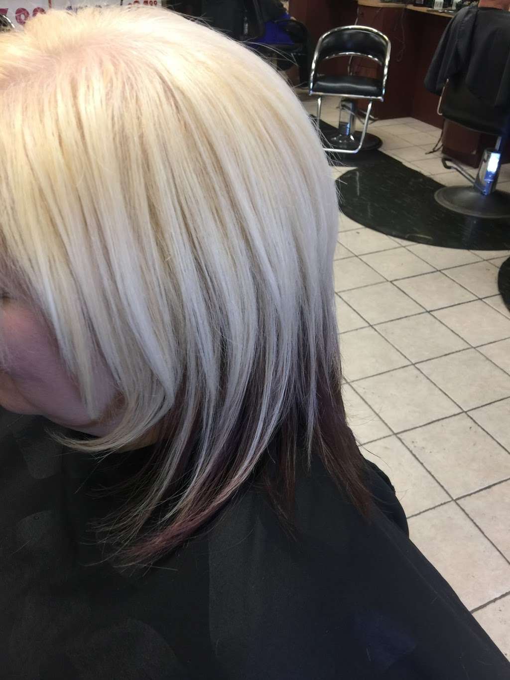 Dinas Great Cuts | 3904 S Harlem Ave, Lyons, IL 60534, USA | Phone: (708) 447-4173