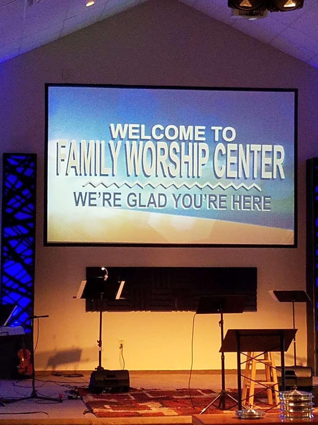 Smithville Family Worship Center | 98 Stonebridge Ln, Smithville, MO 64089, USA | Phone: (816) 532-4749