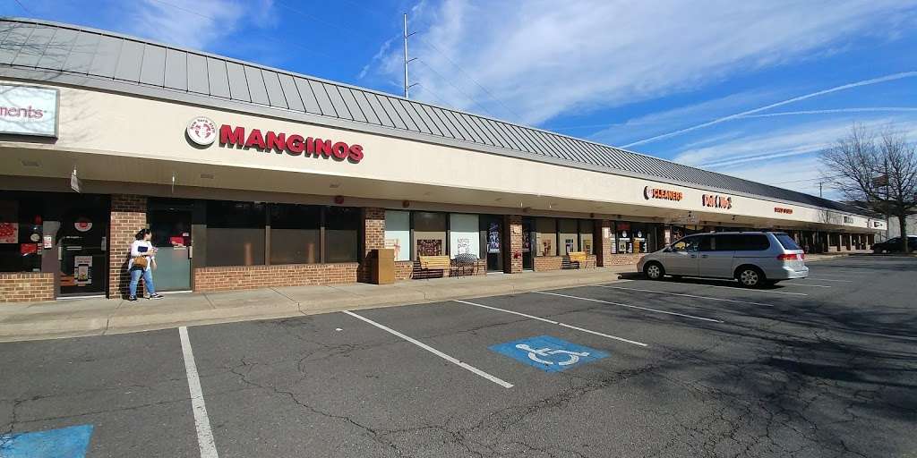 Manginos Pizza | 9570 Burke Rd suite n, Burke, VA 22015, USA | Phone: (703) 426-1777