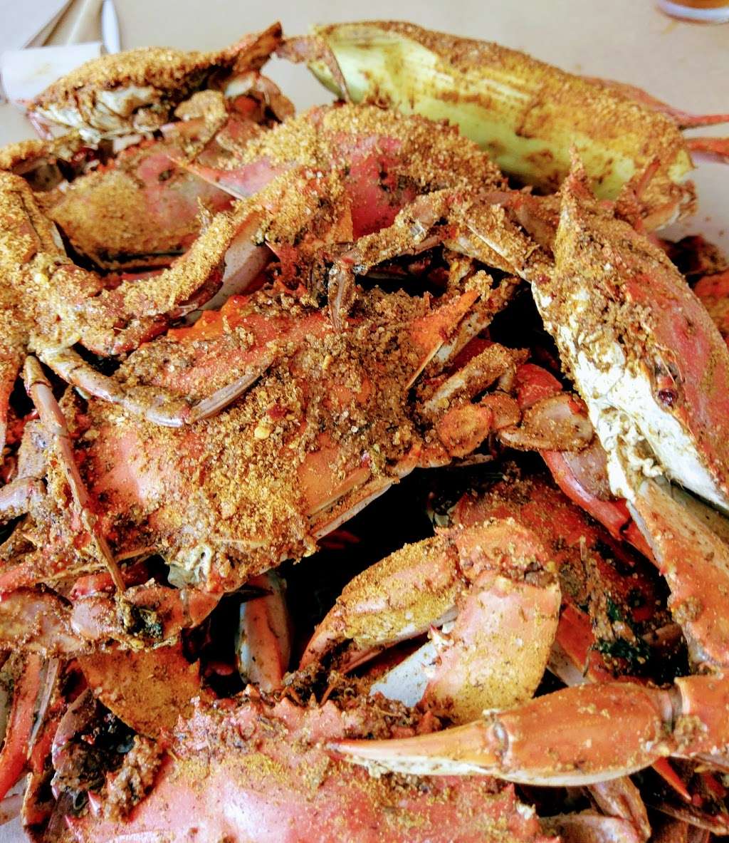 Sue Island Grill & Crab House | 900 Baltimore Yacht Club Rd, Essex, MD 21221, USA | Phone: (410) 574-0009