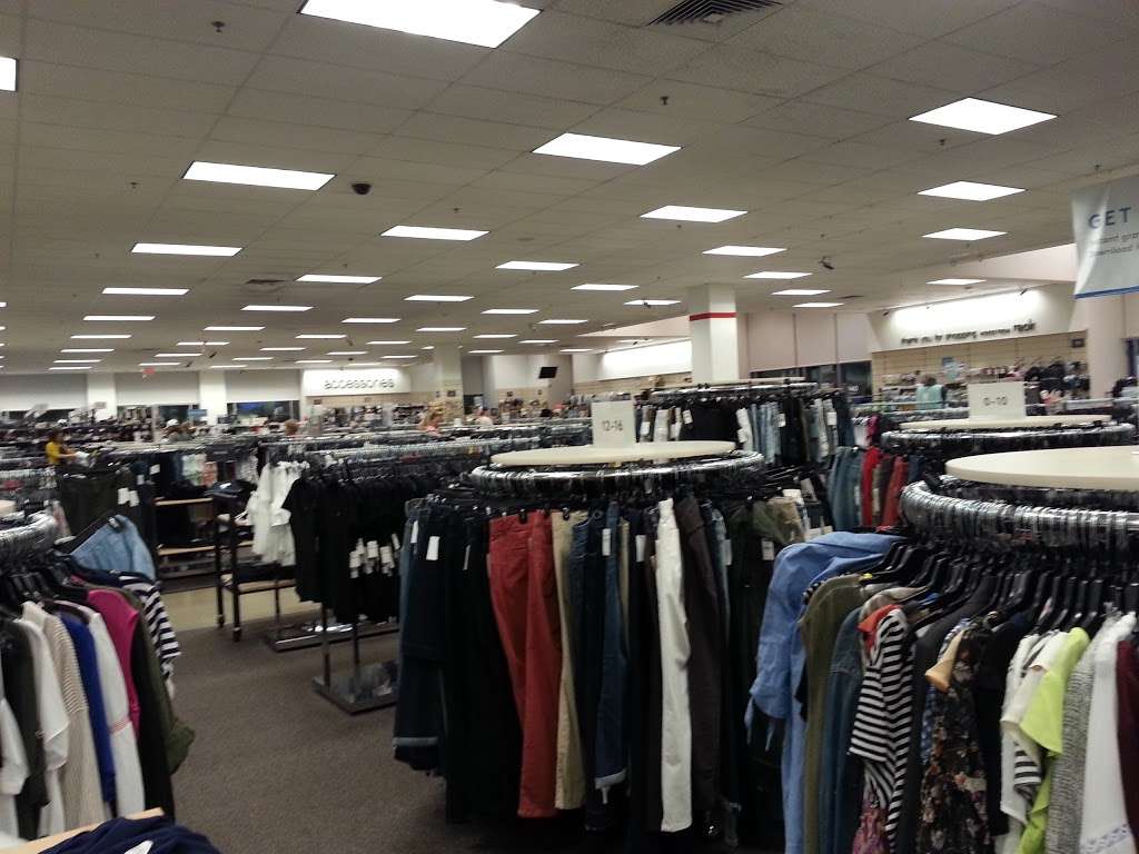 Nordstrom Rack Springbrook Prairie Pavilion | 2511 W 75th St, Naperville, IL 60540 | Phone: (630) 995-4040