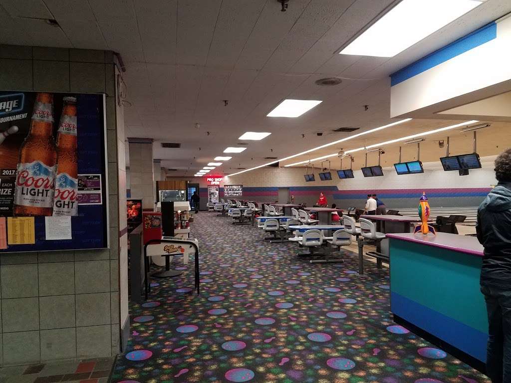 Elk Grove Bowl | 53 S Arlington Heights Rd, Elk Grove Village, IL 60007 | Phone: (847) 437-3393