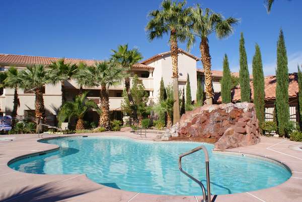 Destinations Pebble | 1450 E Pebble Rd, Paradise, NV 89123 | Phone: (844) 899-5092