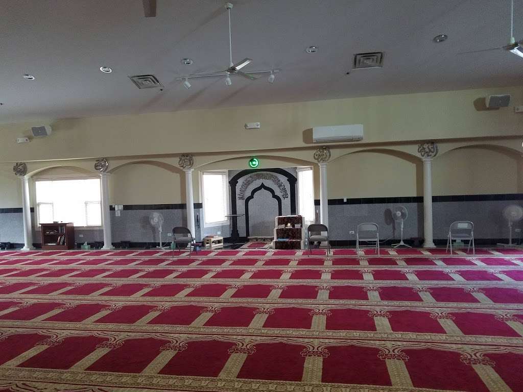 Masjid Al-Islam | 560 E N Frontage Rd, Bolingbrook, IL 60440 | Phone: (630) 972-0701