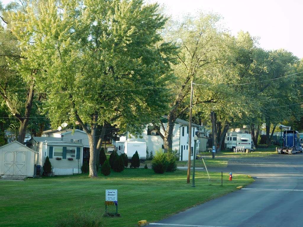 Carroll Creek Mobile Home Park | 5940 State Ave, Kansas City, KS 66102, USA | Phone: (913) 328-0875