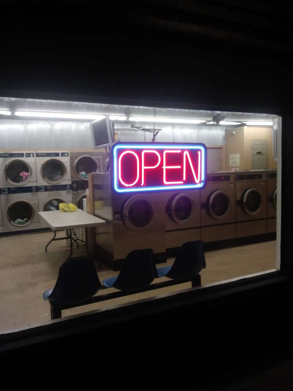 Spring Hill 24hr Coin Laundry | 110 S Webster St, Spring Hill, KS 66083, USA | Phone: (913) 912-3756