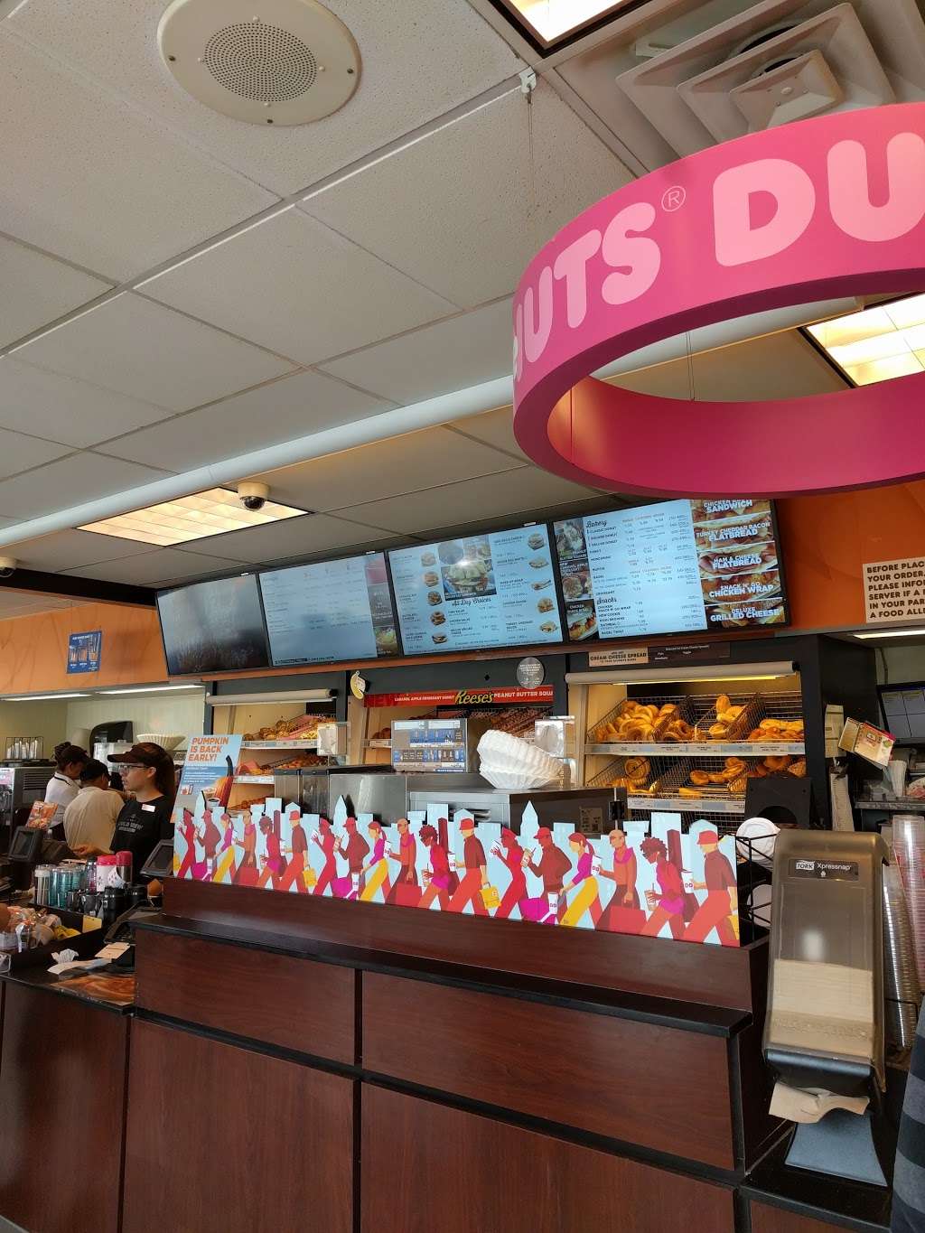 Dunkin Donuts | 593 Post Rd, Fairfield, CT 06824, USA | Phone: (203) 255-3366