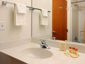 Days Inn & Suites by Wyndham Cambridge | 2917 Ocean Gateway, Cambridge, MD 21613, USA | Phone: (410) 630-4105