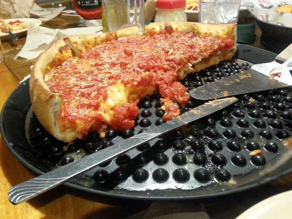 Rosatis Pizza | 117 N John F.Kennedy Dr, Carpentersville, IL 60110, USA | Phone: (847) 844-3400