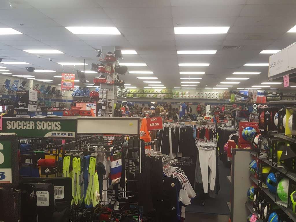 Big 5 Sporting Goods | 1533 Sloat Blvd, San Francisco, CA 94132, USA | Phone: (415) 681-4593