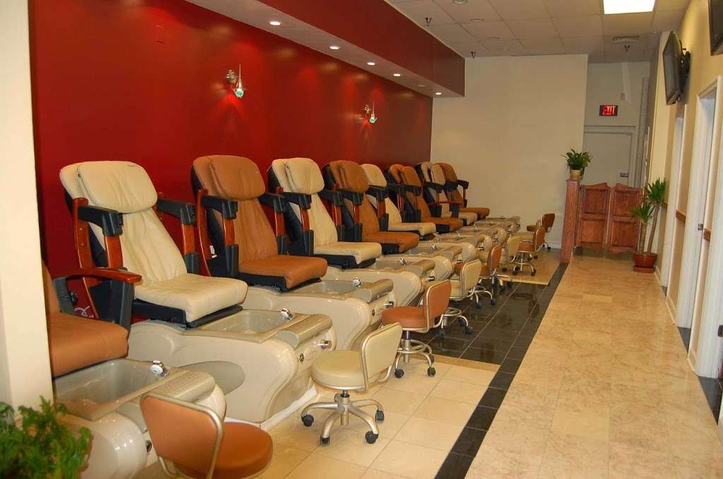 Sunlight Salon | 610 Plaza Dr, Newark, DE 19702, USA | Phone: (302) 456-1799