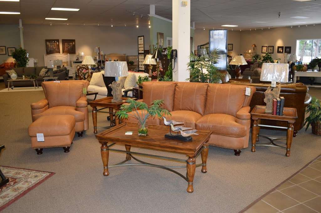 Lees Furniture & Bedding | 22549 US Highway 27 North, Lake Wales, FL 33859, USA | Phone: (863) 676-2224