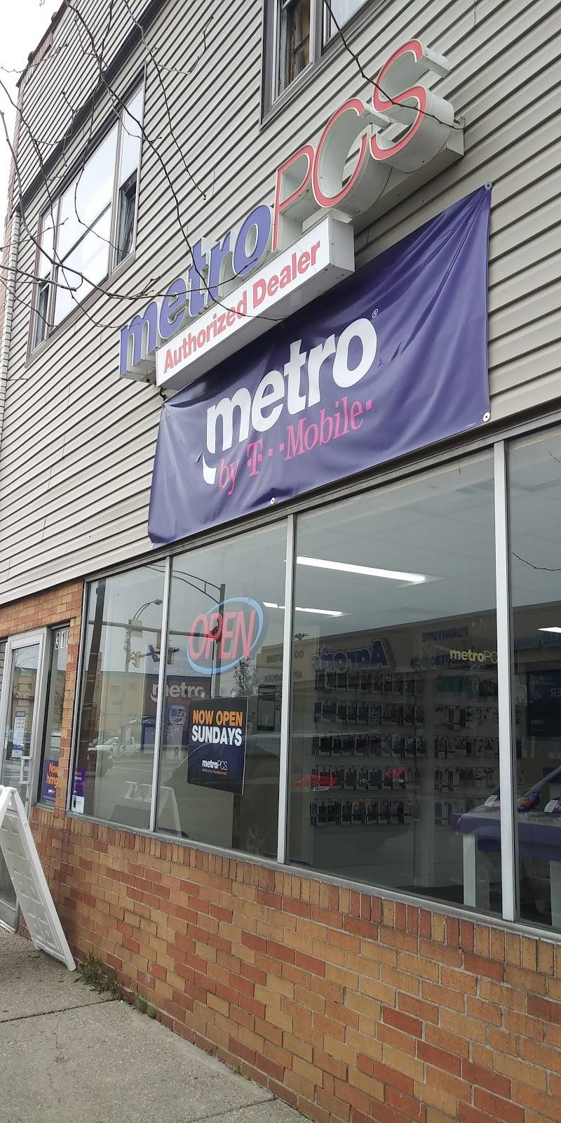Metro by T-Mobile | 318 W Ferry St, Buffalo, NY 14213, USA | Phone: (716) 436-3471