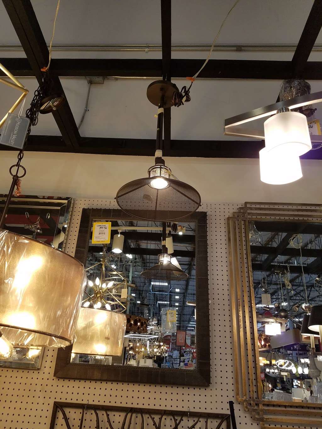 Lamps Plus | 9425 California St, Redlands, CA 92374, USA | Phone: (909) 801-5333