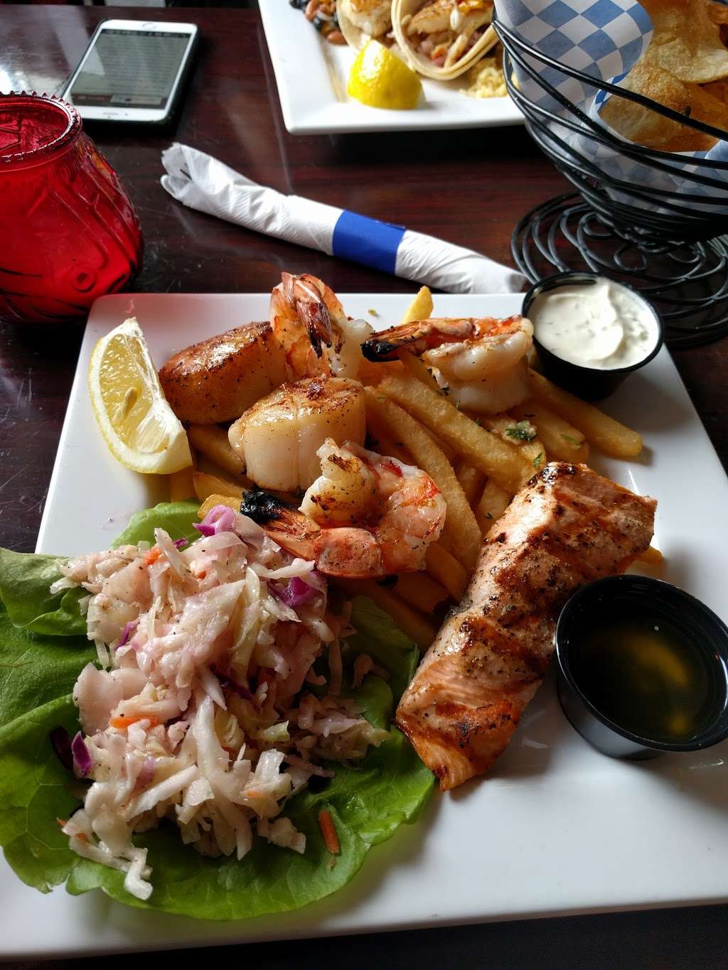 The Fishermans Taverna | 99 San Mateo Rd, Half Moon Bay, CA 94019, USA | Phone: (650) 729-3120