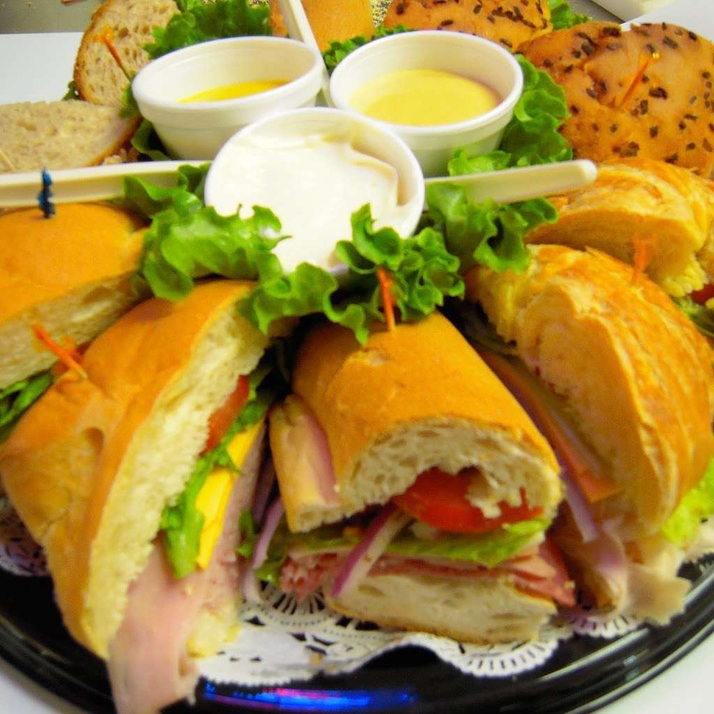 Augustinos Rock and Roll Deli and Grill | 246 Schmale Road, Carol Stream, IL 60188, USA | Phone: (630) 665-5585