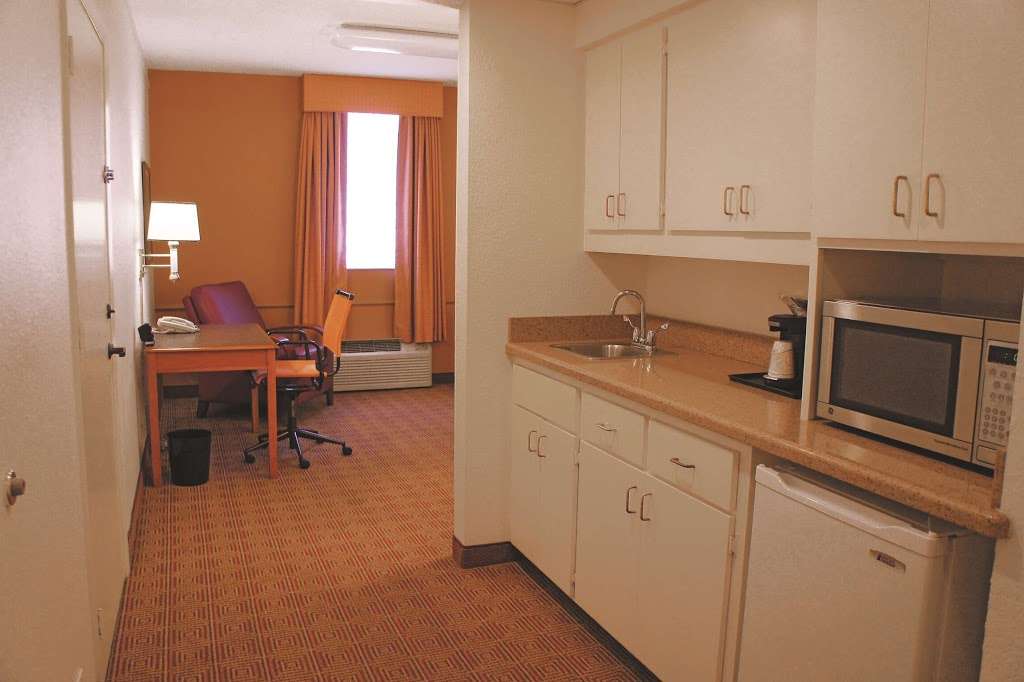 La Quinta Inn Houston Greenway Plaza Medical Area | 4015 Southwest Fwy, Houston, TX 77027, USA | Phone: (713) 623-4750