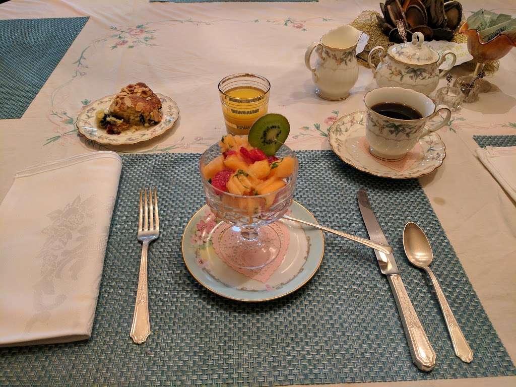 Gilded Cupid B & B | 40 W Broadway, Jim Thorpe, PA 18229, USA | Phone: (570) 325-5453