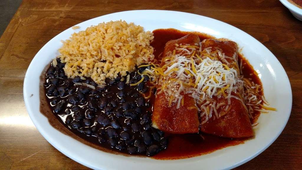 Tres Mexicanos | 1800 E 23rd St, Lawrence, KS 66046, USA | Phone: (785) 830-8422