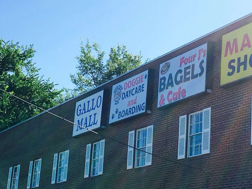 Four Js Bagels of Fairfield | 400 Fairfield Rd, Fairfield, NJ 07004 | Phone: (973) 276-1260