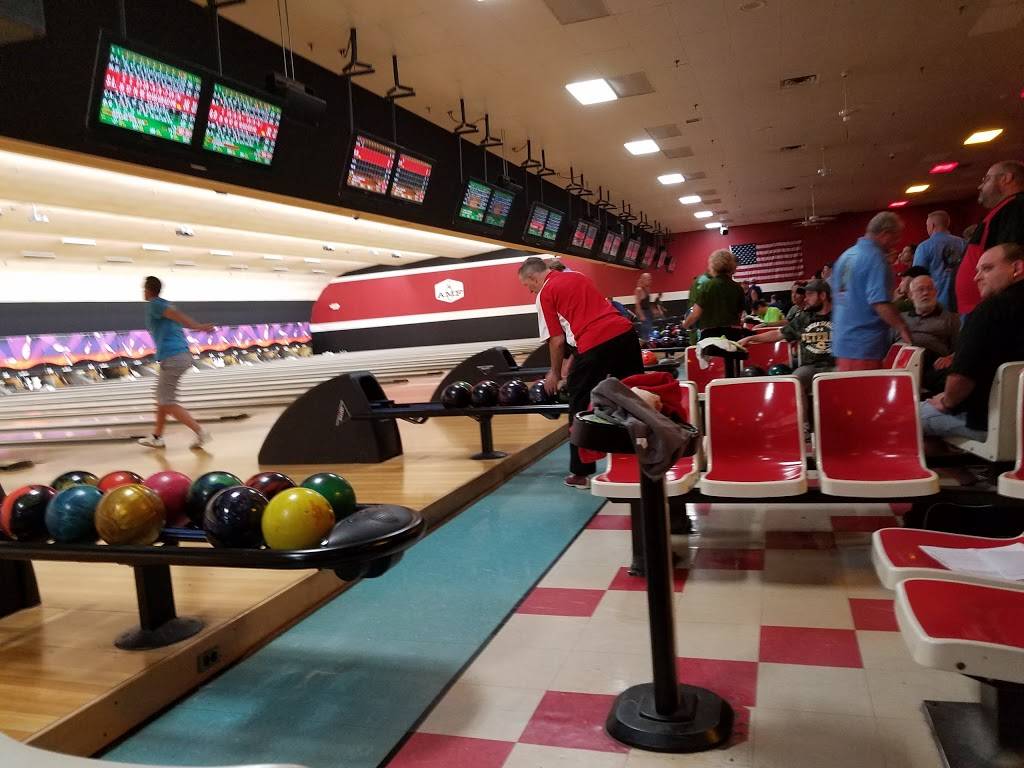 AMF Southtown Lanes | 7941 Southtown Ctr, Bloomington, MN 55431, USA | Phone: (952) 888-9248