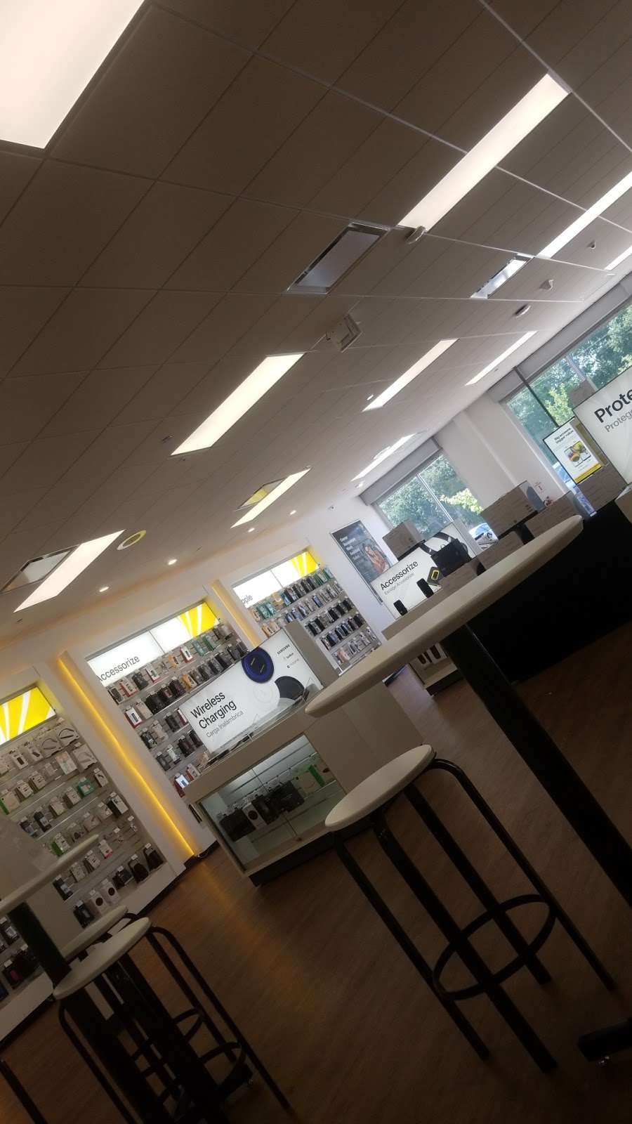 Sprint Store | 3535 Clear Lake City Blvd Ste 100, Houston, TX 77059 | Phone: (832) 239-5692